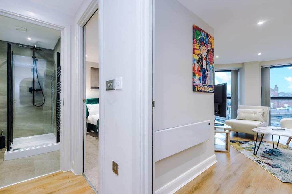 Monopoly Wallz - Sleeps 3